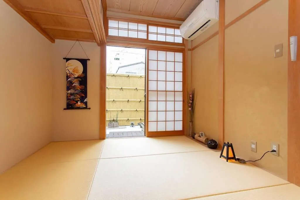 Kanmuritei Guest House Up To 7 Pax, 冠邸l和モダン最大7名まで宿泊可能 京都