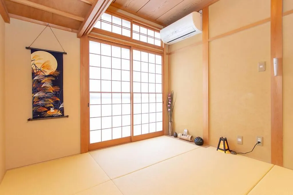 公寓 Kanmuritei Guest House Up To 7 Pax, 冠邸l和モダン最大7名まで宿泊可能 京都