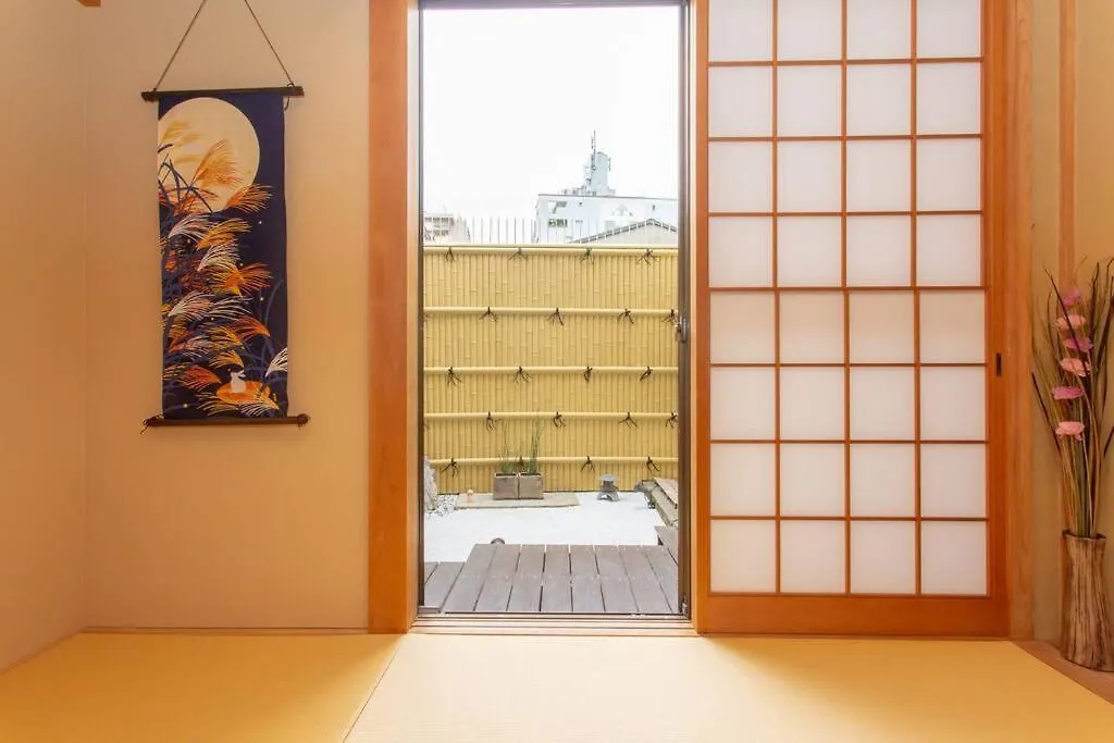 Apartment Kanmuritei Guest House Up To 7 Pax, 冠邸l和モダン最大7名まで宿泊可能 Kyoto