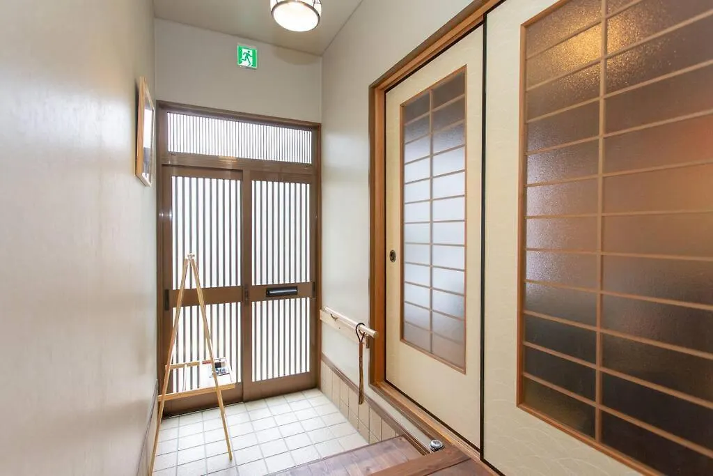 Kanmuritei Guest House Up To 7 Pax, 冠邸l和モダン最大7名まで宿泊可能 京都 公寓