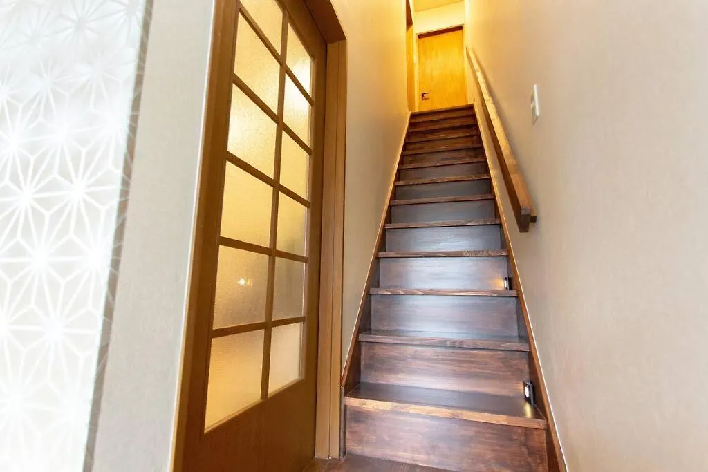 公寓 Kanmuritei Guest House Up To 7 Pax, 冠邸l和モダン最大7名まで宿泊可能 京都