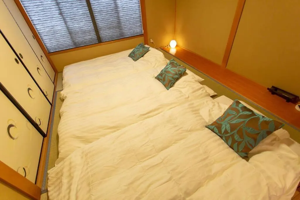 Kanmuritei Guest House Up To 7 Pax, 冠邸l和モダン最大7名まで宿泊可能 京都 0*,  日本